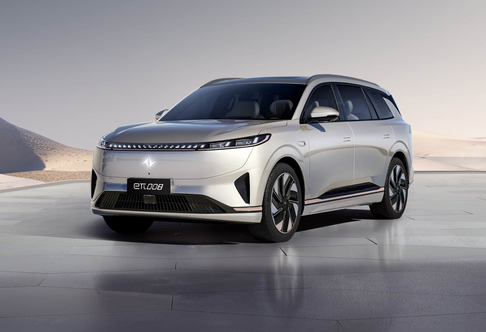 Test af DongFeng eπ 008: Rummelig SUV til den store familie