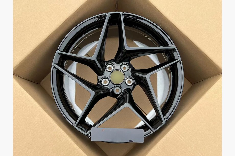 Ferrari 360 Smedede OEM fælge R19 V1 (4 stk.) Image