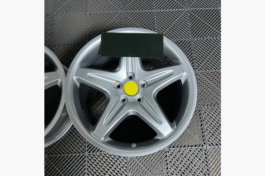 Ferrari 348 OEM smedede fælge R18 (4 stk.) Image