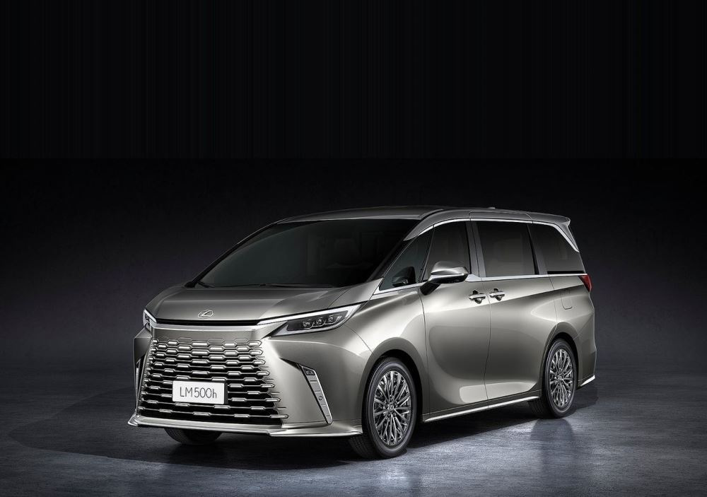 Test af Lexus LM i anden generation: Toppen af VIP-komfort