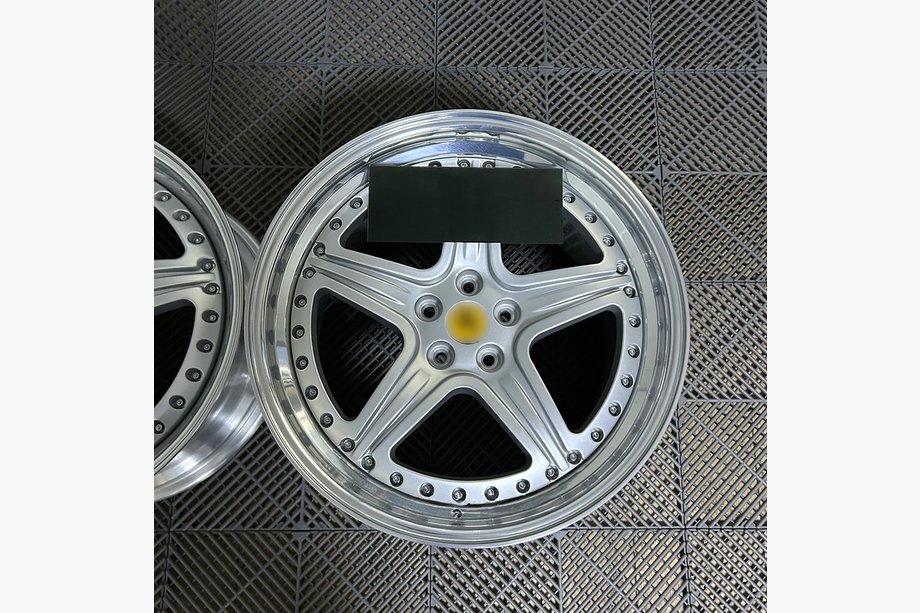 Ferrari 456 Smedede OEM fælge R19 (4 stk.) Image