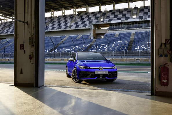 Test af Volkswagen Golf R 2025: facelift af den varme hatchback