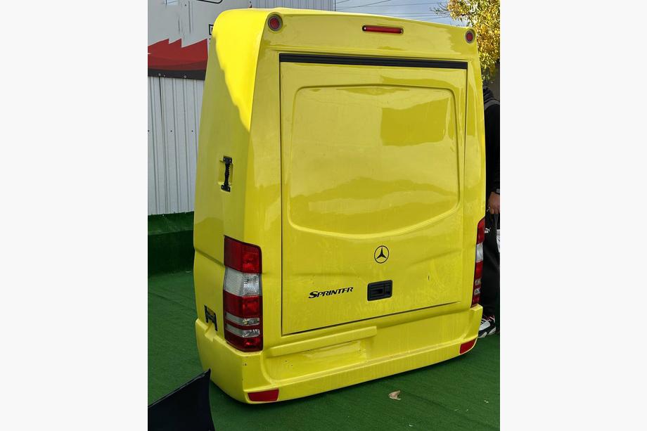 Mercedes Sprinter W906 2006–2018 Påhængt bagagebærer (Gul) Foto 1