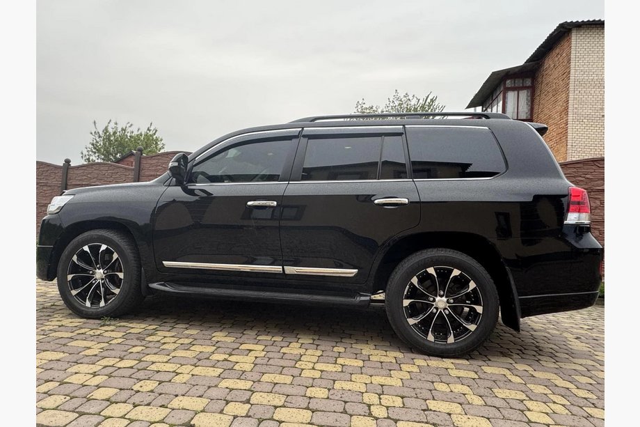 Toyota Land Cruiser 200 2007–2021 Vindafvisere med kromliste Niken Luxury (4 stk) Foto 5