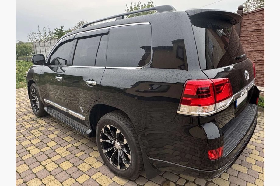 Toyota Land Cruiser 200 2007–2021 Vindafvisere med kromliste Niken Luxury (4 stk) Foto 4