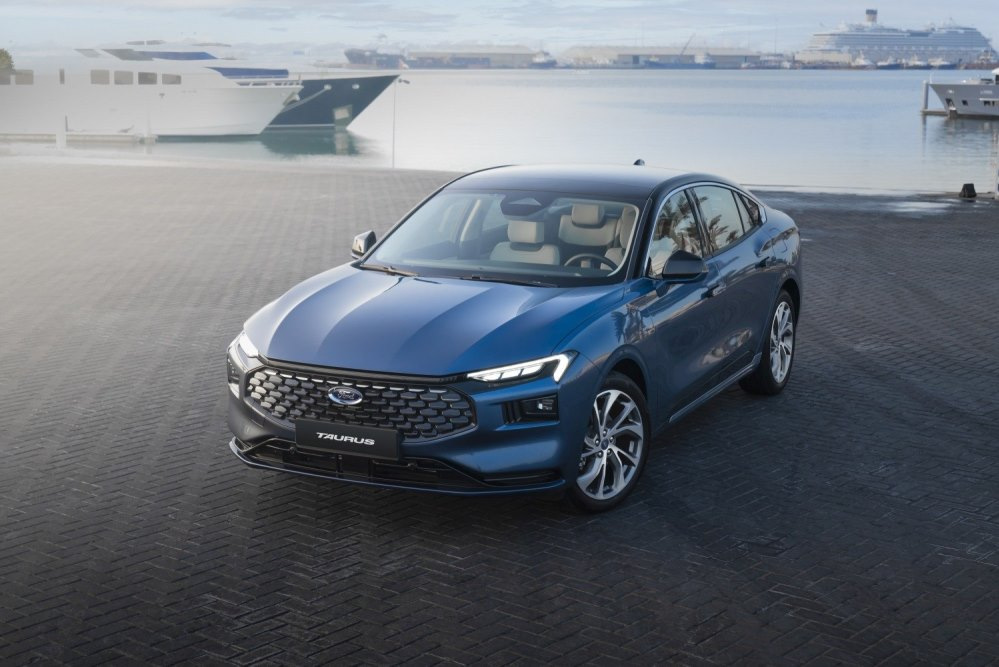 Ford Taurus i 8. generation: Anmeldelse af en komfortabel sedan