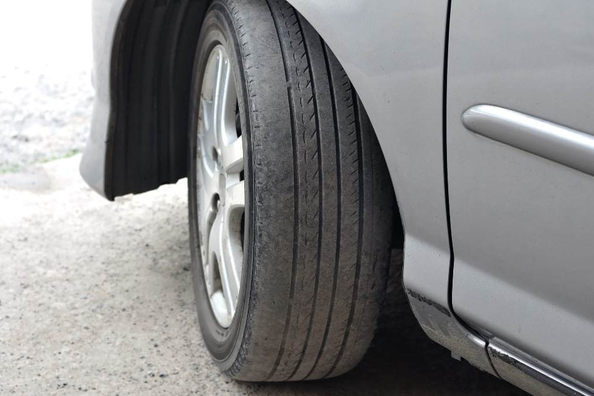 Hvorfor er slidte dæk farlige på bilen?