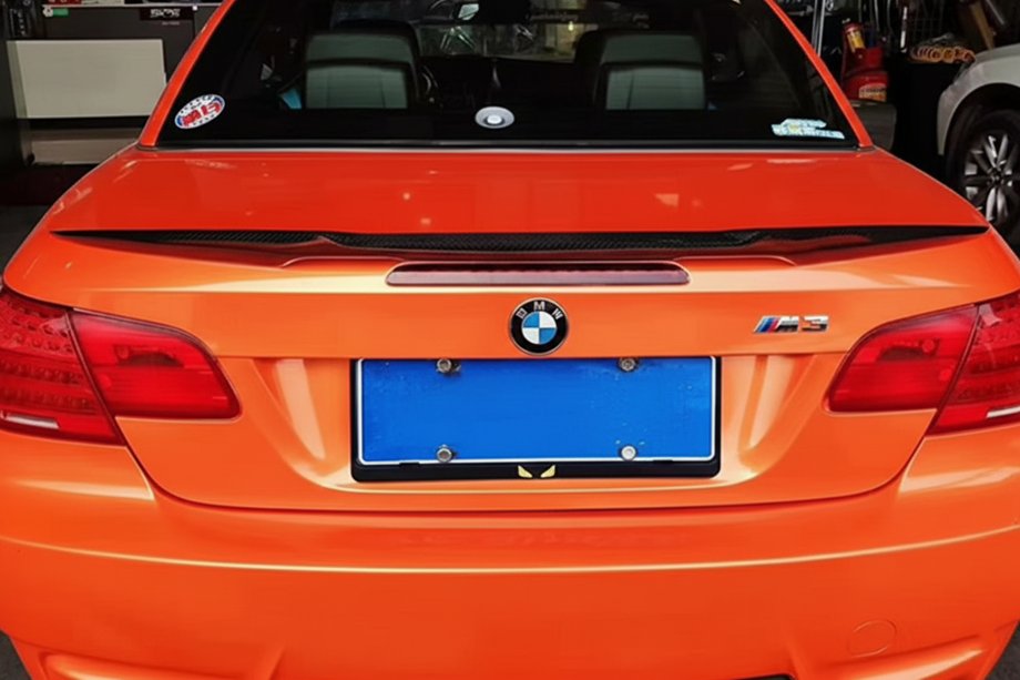 BMW 3-serie E92/E93 2006–2013 M4-Style spoiler (til E93, blanksort højglans) Image