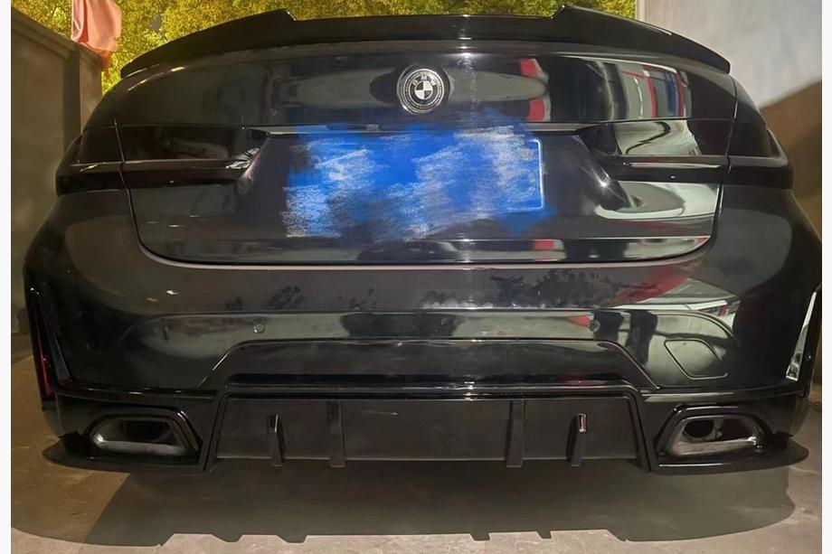 BMW 3-serie G20/G21 2018– Bagkofanger diffuser (til M-Sport 2023+, ABS) Image