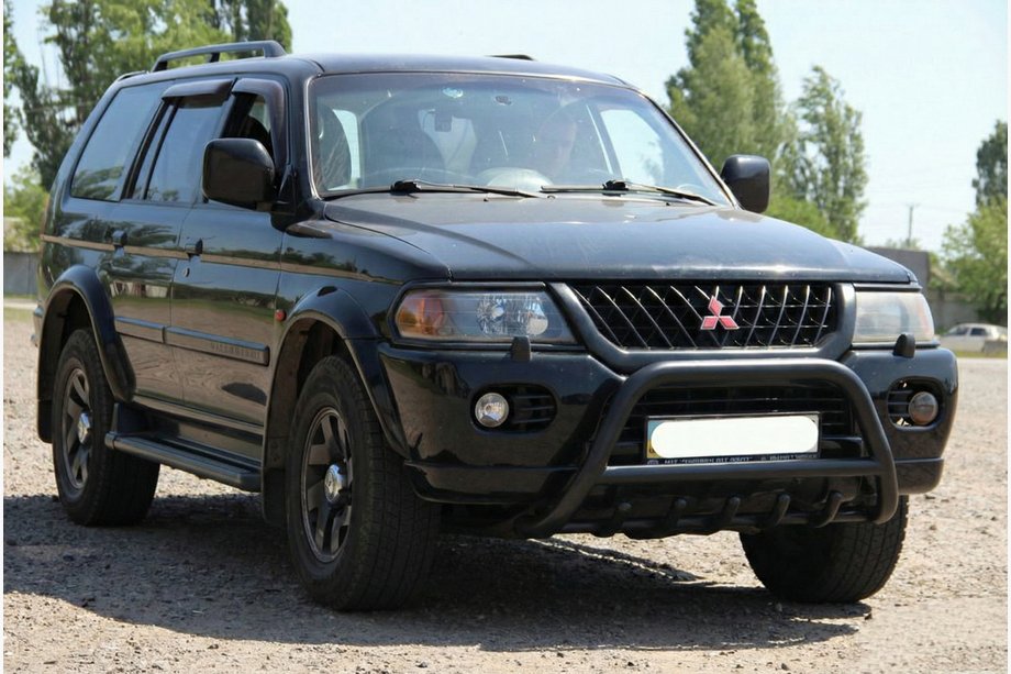 Mitsubishi Pajero Sport 1996–2007 Bullbar WT003 Black (rustfrit stål) Image