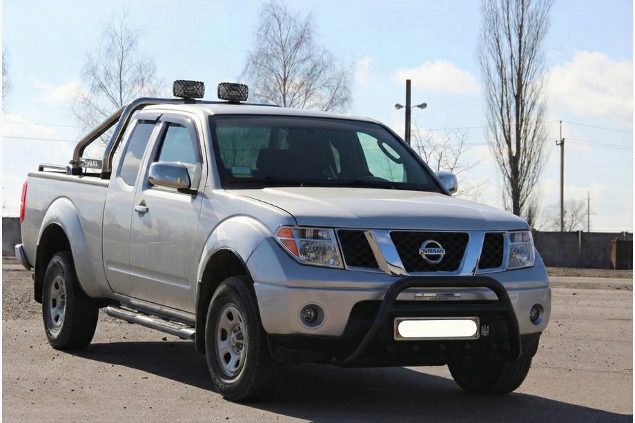 Nissan Navara 2006–2015 Bullbar WT003 Black (rustfrit stål) Image