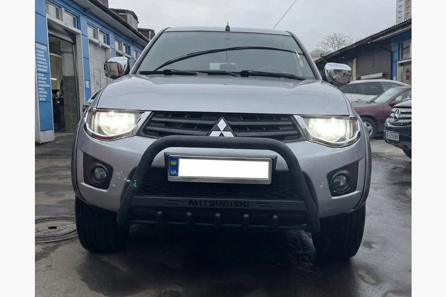Mitsubishi L200 2006–2015 Frontbøjle WT004 Black (rustfrit stål) Image
