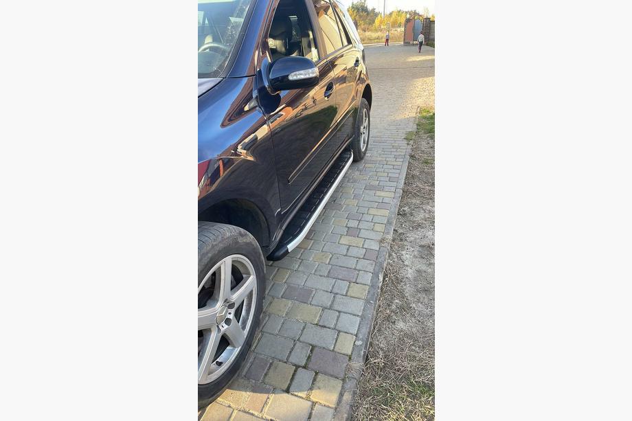 Mercedes ML W164 2005–2011 Sidetrin Fullmond (2 stk., aluminium) Image