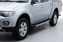 Mitsubishi L200 2006–2015 Duru sidetrin (2 stk., aluminium) foto 1