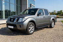 Nissan Navara 2006–2015 Allmond Black sidetrin (2 stk., aluminium) foto 1
