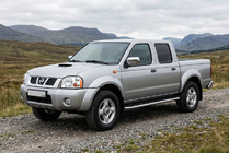 Nissan NP300 1999–2015 Maydos V1 sidetrin (2 stk., aluminium ↗ rustfrit stål) foto 1