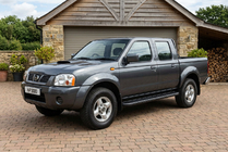 Nissan NP300 1999–2015 Sidetrin Bosphorus Black (2 stk., aluminium) foto 1