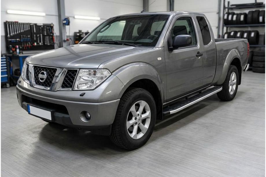 Nissan NP300 1999–2015 Sidetrin Fullmond (2 stk., aluminium) Image