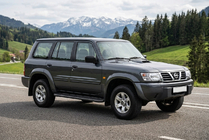 Nissan Patrol Y61 1997–2011 Sidetrin Bosphorus Black (2 stk., aluminium) foto 1