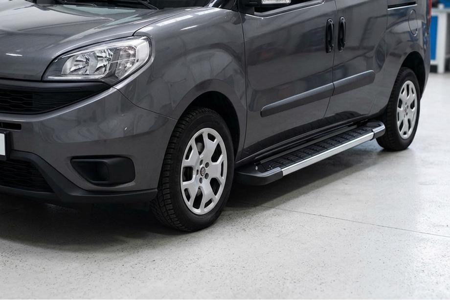 Opel Combo 2012–2018 RedLine V1 sidestrin (2 stk., aluminium) Image