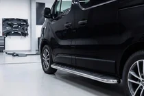 Nissan Primastar 2002–2014 Maydos V1 sidetrin (2 stk., aluminium ↗ rustfrit stål) foto 1