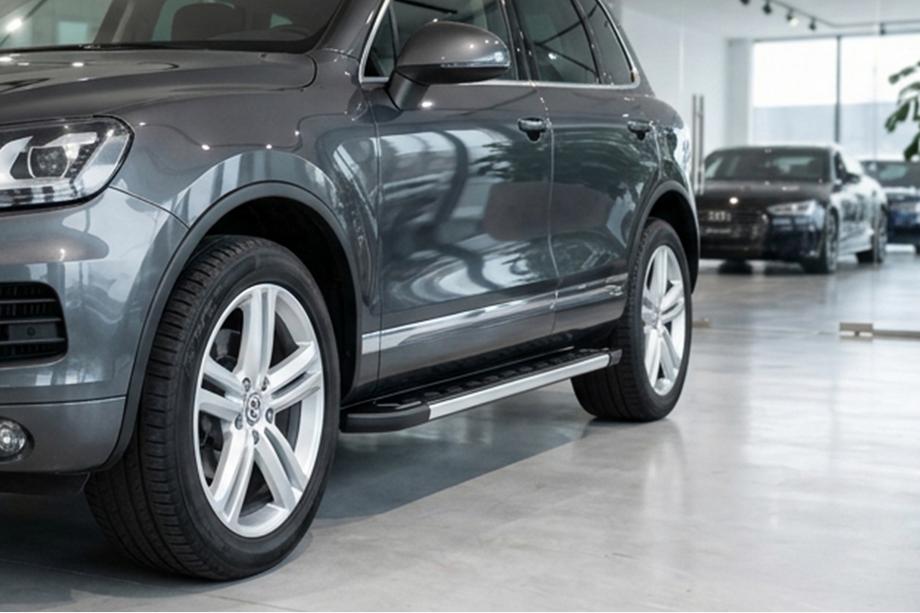 Porsche Cayenne 2003–2010 RedLine V1 sidestrin (2 stk., aluminium) Image