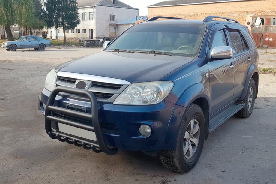 Toyota Fortuner 2006–2015 Frontbøjle F12-11 Black (rustfrit stål) Image