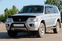 Mitsubishi Pajero Sport 1996–2007 Kængurugitter WT022 Black (rustfrit stål) foto 3