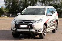 Mitsubishi Pajero Sport 2015– Kængurugitter WT022 Black (rustfrit stål) foto 3