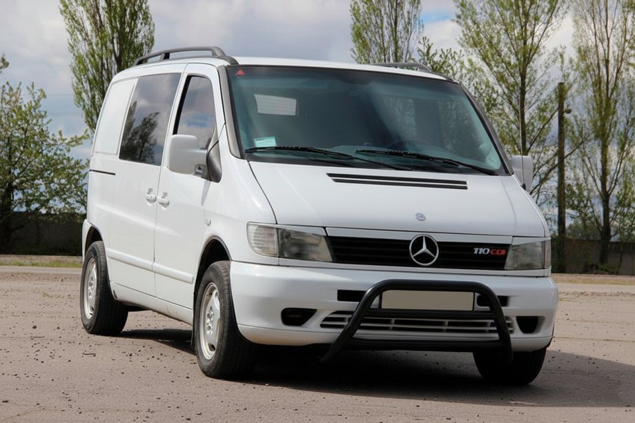Mercedes Vito W638 1996–2003 Bullbar WT022 Black (rustfrit stål) Foto 3