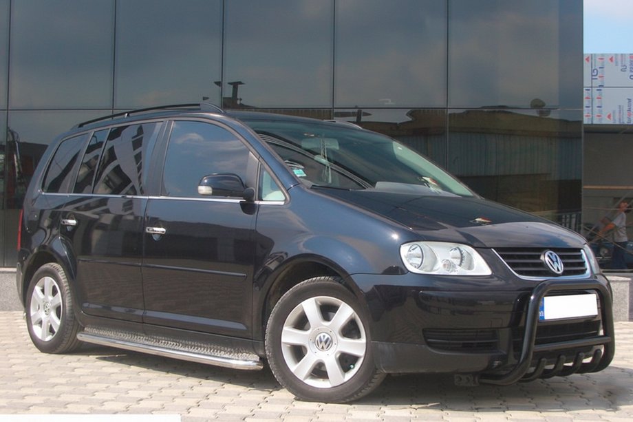 Volkswagen Touran 2003–2010 Frontbøjle QT006 Black (rustfrit stål) Image