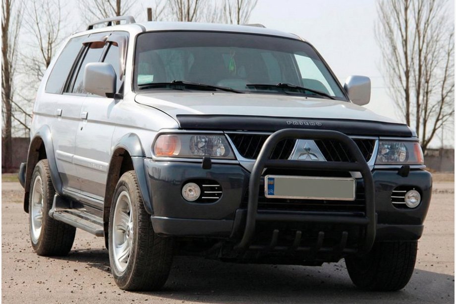 Mitsubishi Pajero Sport 1996–2007 Kængurubøjle QT007 Black (rustfrit stål) Foto 2