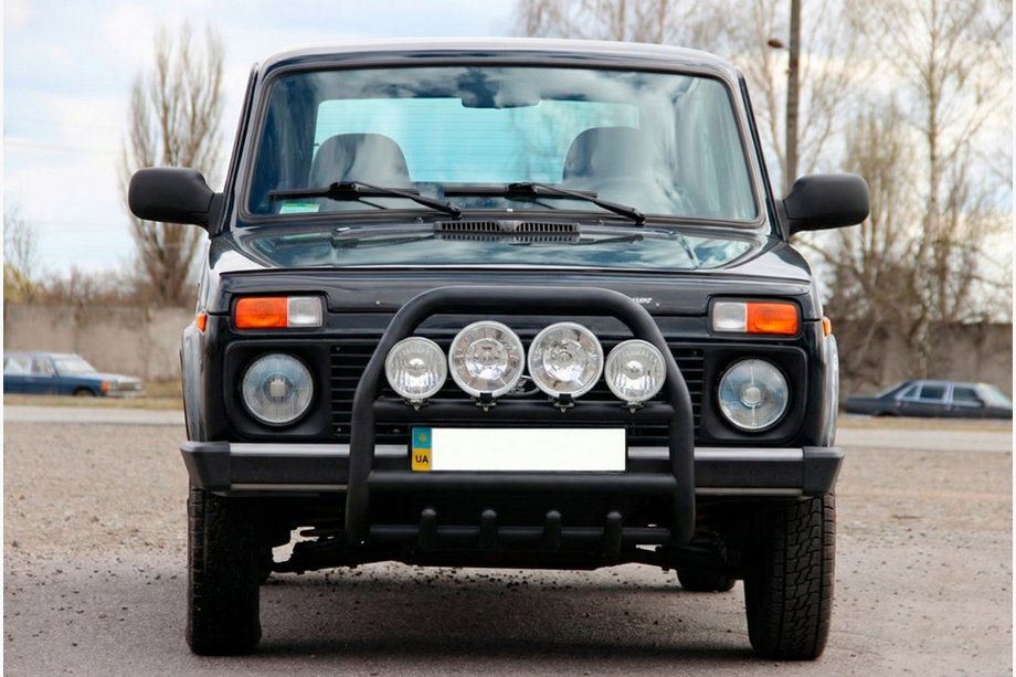 Lada Niva og Urban 1977– Bullbar QT007 Black (rustfrit stål) Image