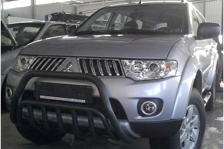 Mitsubishi Pajero Sport 2008–2015 Frontbøjle WT002 Black (rustfrit stål) Foto 3