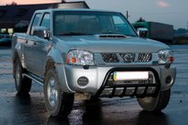 Nissan NP300 1999–2015 Kængurubøjle WT002 Black (rostfrit stål) foto 3