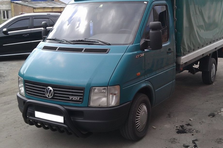 Volkswagen LT 1995–2006 Kængurubøjle WT002 Black (rostfrit stål) Image