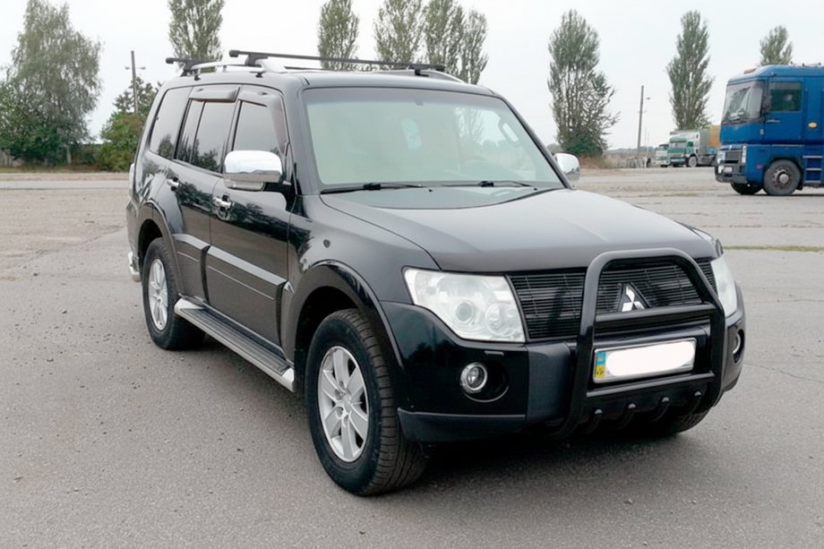 Mitsubishi Pajero Wagon IV 2006–2021 Kængurubøjle QT011 Black (rustfrit stål) Image