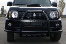 Suzuki Jimny 1998–2018 Frontbøjle QT007-Exclusive Black (med tekst, rustfrit stål) foto 2