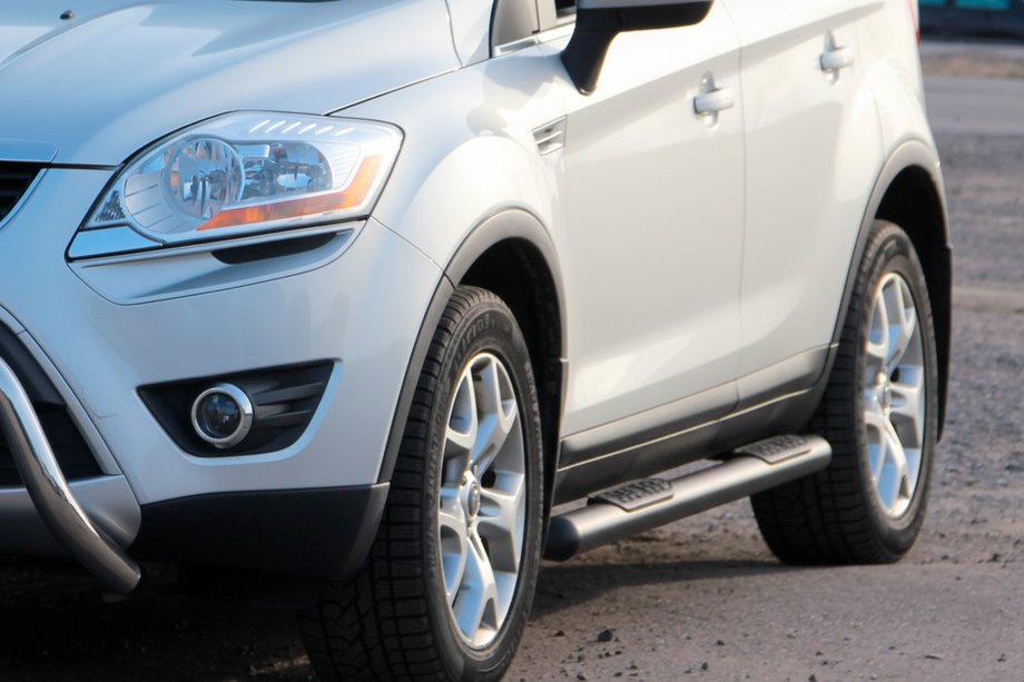 Ford Kuga 2008–2013 Lige sidetruer Black (2 stk., rustfrit stål) Image