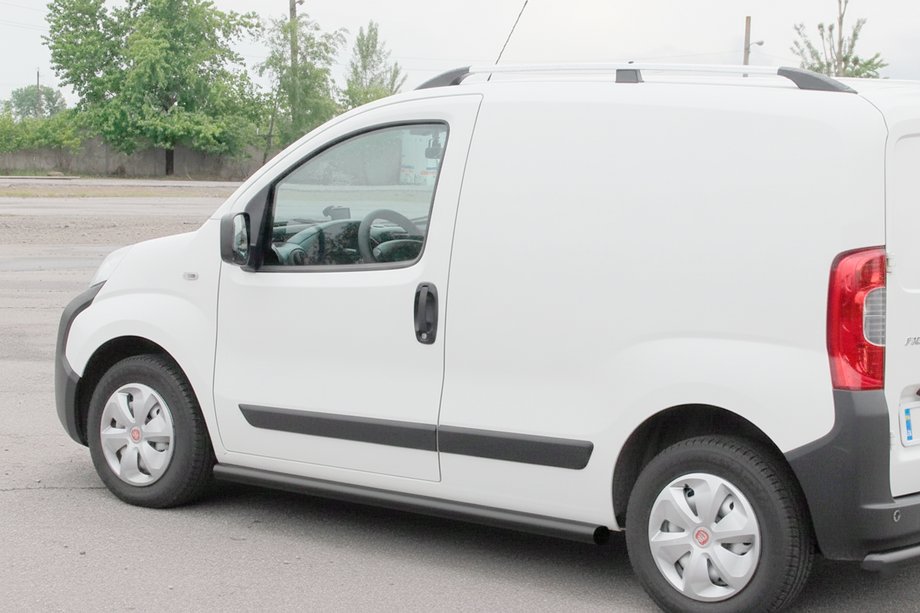 Peugeot Bipper 2008–2017 Siderør Ø60 Black (2 stk., rustfrit stål) Image