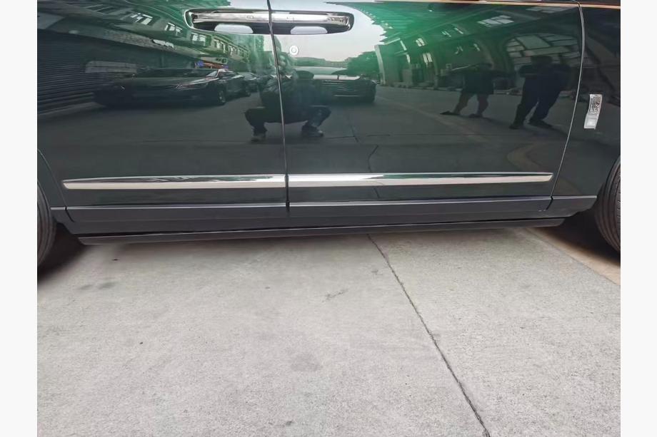Rolls-Royce Cullinan 2018– OEM sidetrin (2 stk.) Image