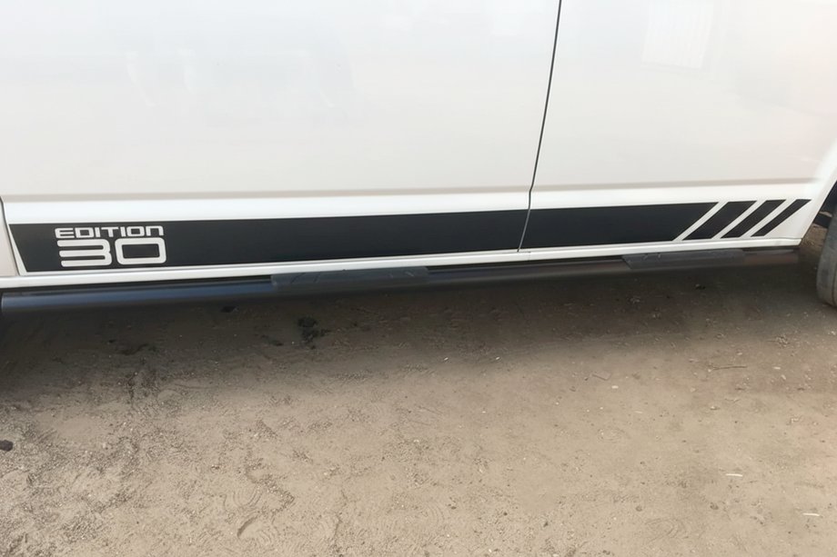 Volkswagen T5 2010–2015 Siderør Black (2 stk., rustfrit stål) 60 mm, kort akselafstand Foto 11