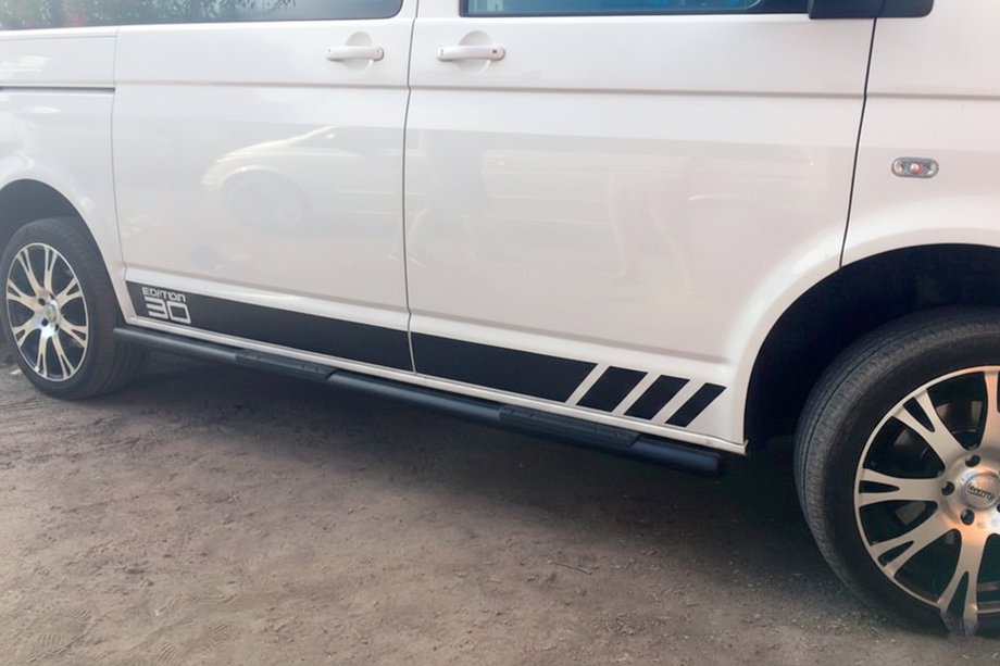 Volkswagen T5 2010–2015 Siderør Black (2 stk., rustfrit stål) 60 mm, kort akselafstand Foto 12