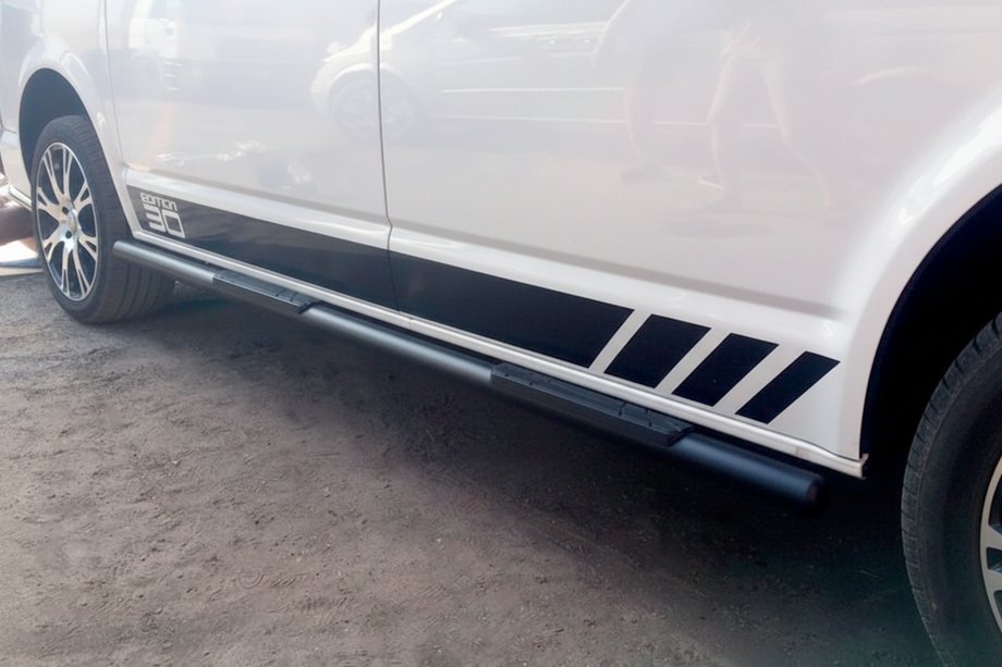 Volkswagen T5 2010–2015 Siderør Black (2 stk., rustfrit stål) 60 mm, kort akselafstand Foto 3