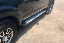 Toyota Hilux 2006–2015 Sidetrin Allmond Grey (2 stk., aluminium) foto 1