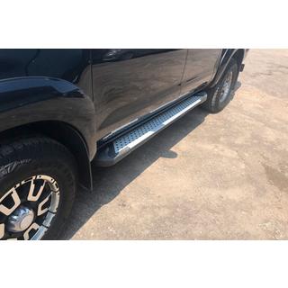 Sidetrin Allmond Grey (2 stk., aluminium) Toyota Hilux 2006–2015 foto 1