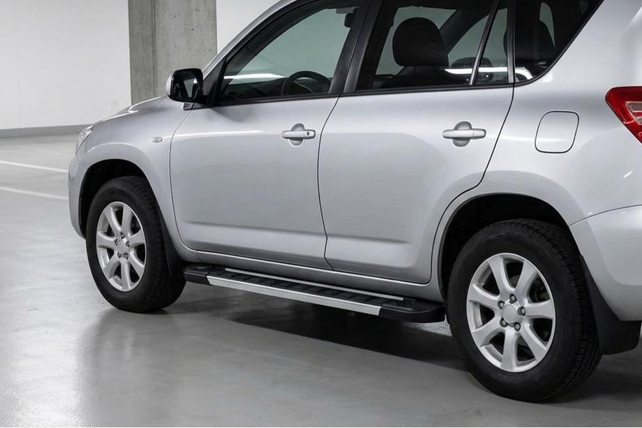 Toyota Rav 4 2006–2013 RedLine V1 sidestrin (2 stk., aluminium) Image