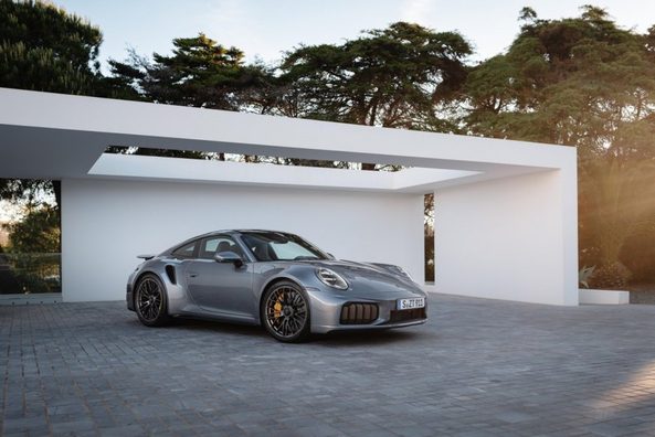 Test af Porsche 911 Turbo S T-Hybrid: Den stærkeste serieproducerede 911