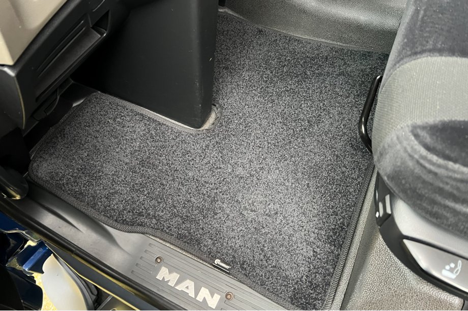 MAN TGX 2020– Tekstilmåtter Deluxe (Sort) Image