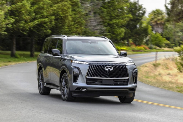 Infiniti QX80 i 2. generation: Specifikationer, udstyr, fotos